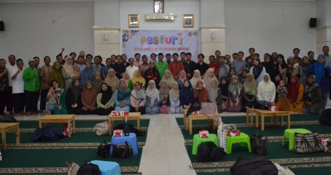 Biro Pendidikan Umum dan Pelatihan DPD LDII Kota Jakarta Barat menggelar pengajian khusus pasangan suami istri. Foto: LINES.