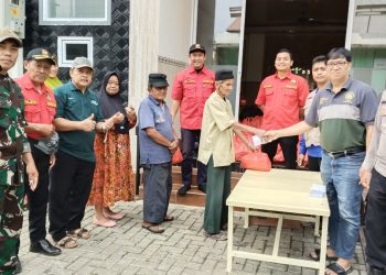 Jelang Idul Fitri, PAC LDII Kelurahan Jatiwaringin Bagikan Ratusan Paket Sembako