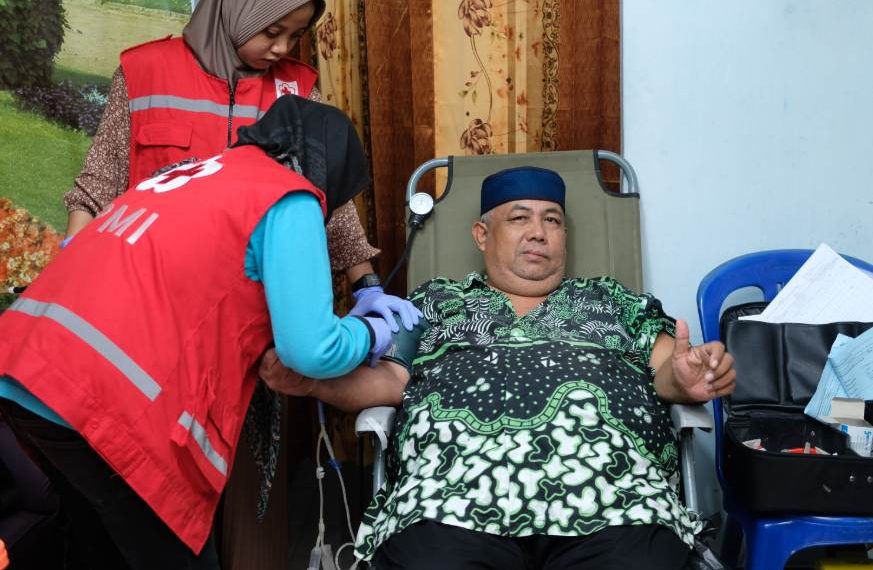 Warga PAC LDII Purwomartani turut berpartisipasi dalam kegiatan donor darah yang diselenggarakan oleh Pemerintah Kapanewon Kalasan. Foto: LINES.