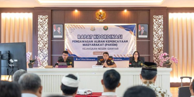 Pengurus DPD LDII Gianyar menghadiri rapat koordinasi tentang Pengawasan Aliran Kepercayaan Masyarakat (Pakem) 2025. Foto: LINES.