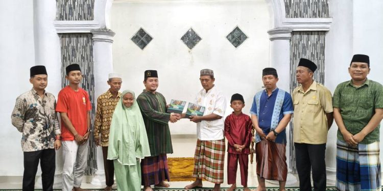 SDN Plus 9 Langkan melaksanakan Safari Ramadan di Masjid Ar-Rahman, naungan PAC LDII Langkan, Langgam, Pelalawan, Riau. Foto: LINES.