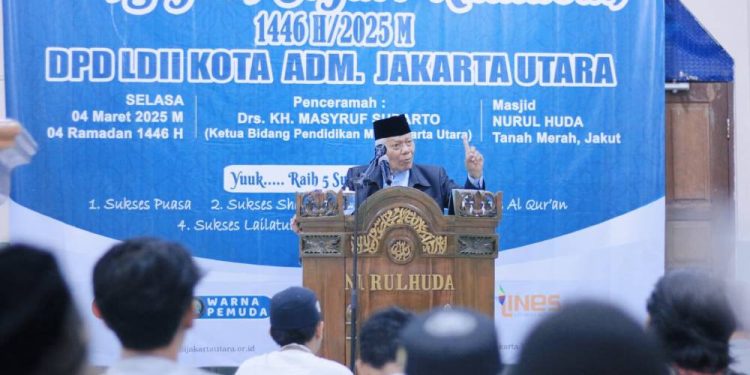 Ketua Bidang Pendidikan MUI Jakarta Utara Masyruf Sudarto, yang menjadi pembicara utama di Safari Ramadan. Foto: LINES.