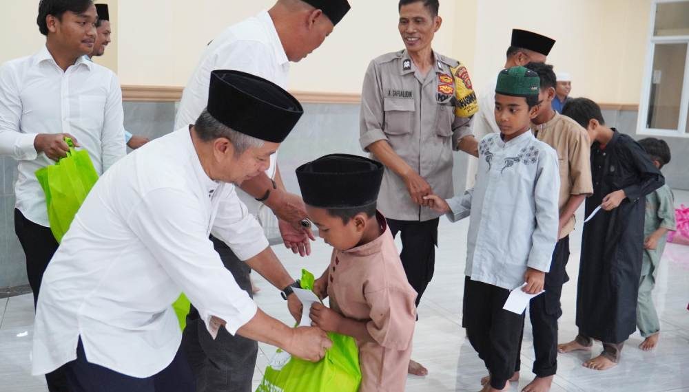 PC LDII Setu menggelar kegiatan santunan anak yatim dan duafa di Kelurahan Bakti Jaya, Setu, Tangerang Selatan. Foto: LINES.