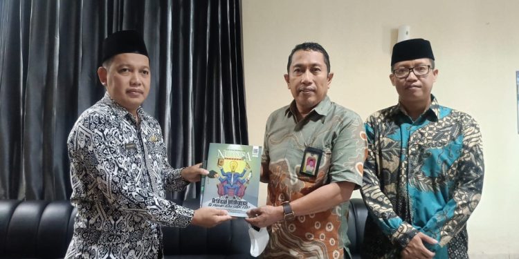 DPD LDII Kabupaten Majene bersilaturrahim dengan Kepala Kantor Kementerian Agama (Kemenag) Kabupaten Majene, Syamsuhri Halim. Foto: LINES.