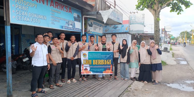 DPD LDII Kotawaringin Timur (Kotim) kembali menggelar aksi sosial "Berbagi Takjil" Ramadan 2025. Foto: LINES.