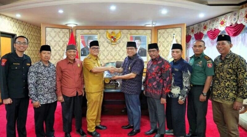 Pengurus DPD LDII Kota Balikpapan audiensi dengan Wakil Wali Kota Bagus Susetyo pada Selasa (15/4). Foto: LINES.