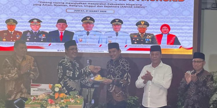 Pemerintah Kabupaten Magelang menggelar Malam Tirakatan dan Sarasehan peringatan Hari Ulang Tahun (HUT) ke-41 Kota Mungkid, pada Jumat (21/3). Foto: LINES