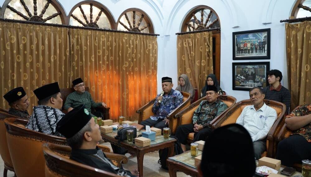 Ketua DPP LDII Bidang Pendidikan Umum dan Pelatihan (PUP), Basseng Muin survei kelembagaan pesantren di Ponpes Al Ubaidah, Nganjuk, Jawa Timur. Foto: LINES.