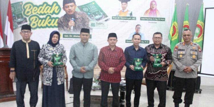LDII Kalbar menggelar bedah buku yang dihadiri Sekretaris Umum MUI Kalbar. Foto: LINES.