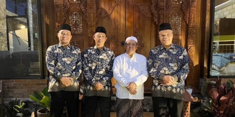 Pengurus DPD LDII Kabupaten Magelang silaturahmi dengan Kepala Kantor Kementerian Agama (Kemenag) Kabupaten Magelang, Hanif Hanani. Foto: LINES.