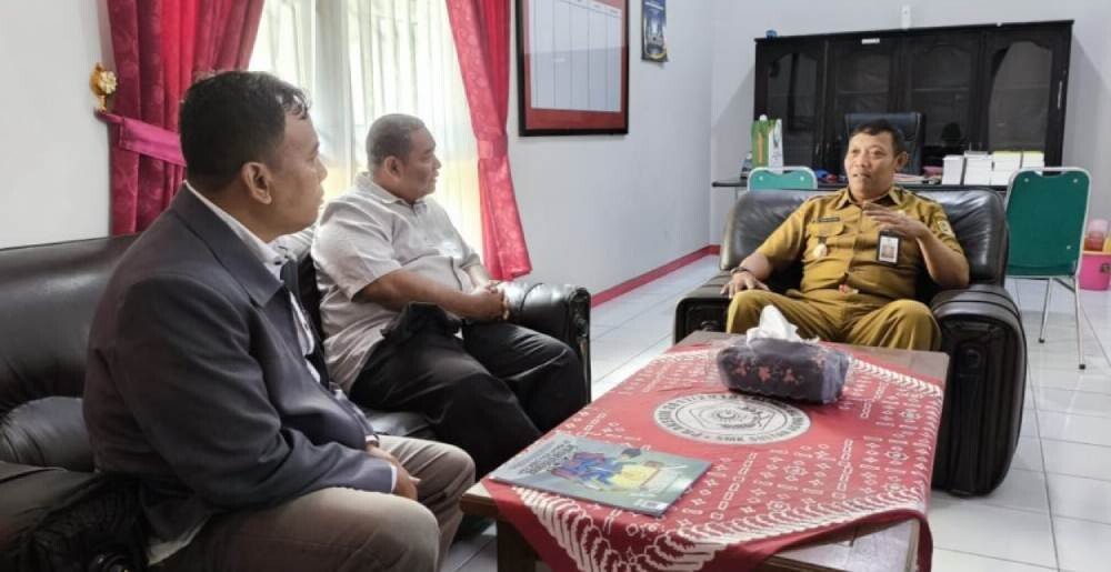Pengurus Harian DPD LDII Kabupaten Wonogiri beraudiensi dengan Kepala Badan Kesatuan Bangsa dan Politik (Kesbangpol) Wonogiri pada Selasa, (25/3). Foto: LINES.
