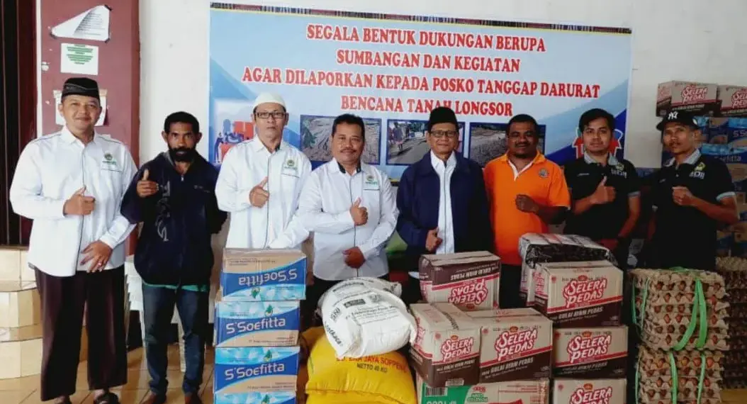 DPD LDII Kabupaten Timor Tengah Selatan (TTS) menyalurkan bantuan korban musibah tanah longsor yang terjadi di Desa Kuatae Kota Soe pada Rabu (16/4). Foto: LINES