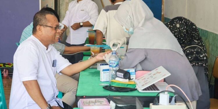 DPD LDII Kabupaten Biak Numfor melakukan pemeriksaan kesehatan. Foto: LINES.