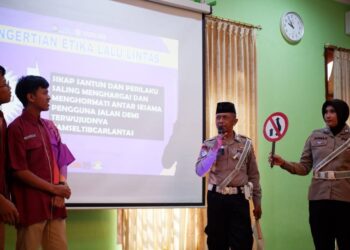 Polres Kediri Kota Gandeng Ponpes Wali Barokah Edukasi Santri Tertib Berlalu Lintas