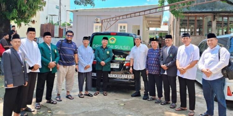 DPW LDII Sulawesi Selatan (Sulsel) menerima bantuan mobil operasional dari Anggota DPR RI Syamsu Rizal. Foto: LINES.