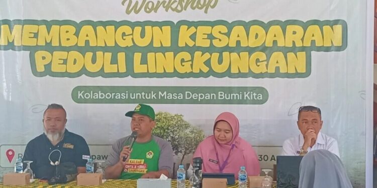 Ratusan peserta mengikuti Workshop Membangun Kesadaran Peduli Lingkungan yang dihelat LDII Kalbar, di salah satu resto di Mempawah, Kalimantan Barat pada Rabu (30/4/2025). Foto: LINES