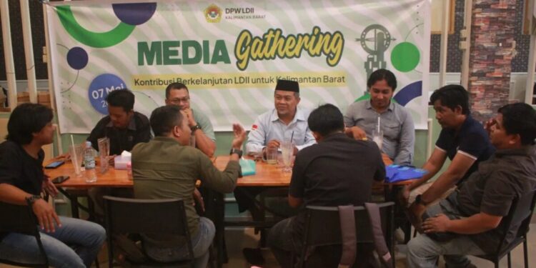 Pascapelantikan pemerintah daerah, LDII Kalimantan Barat menginisiasi aspirasi untuk kelanjutan pembangunan disana. Foto: LINES