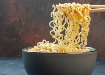 Ini Risiko Kesehatan Jika Terlalu Sering Makan Mi Instan!