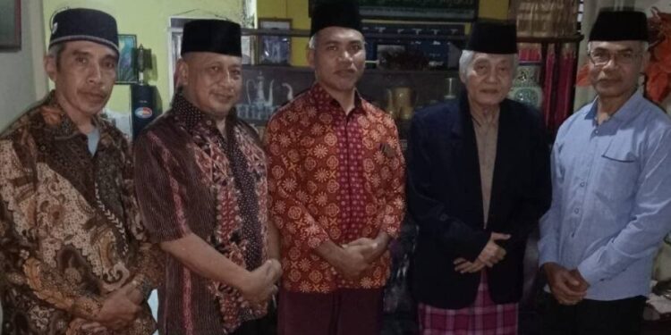 LDII Kalinegoro menjalin silaturahmi dengan Tokoh Agama dan Pemerintah. Foto: LINES.