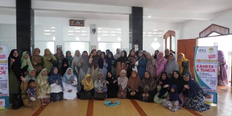 PC LDII Rancaekek bekerja sama dengan Yayasan Pemerhati Kanker Indonesia (YPKI) menggelar penyuluhan. Foto: LINES.