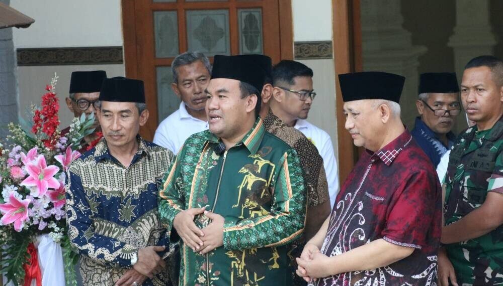 Bupati Blora meresmikan masjid di Jepon. Foto: LINES.