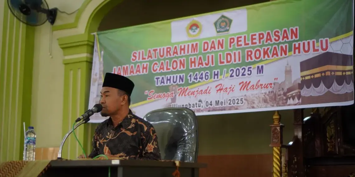DPD LDII Rokan Hulu bersama Kemenag Rokan Hulu melepas 18 warga LDII yang akan menunaikan ibadah haji ke Tanah Suci. Foto: LINES