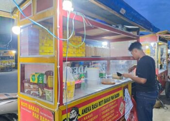 Sukses Jualan Roti Bakar Pak Raden, Warga LDII Polman Raih Omset Jutaan Rupiah