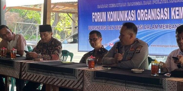 DPD LDII Kabupaten Bantul menyoroti pentingnya ketahanan keluarga dan peran orang tua dalam membentuk karakter generasi muda, saat menghadiri Forum Komunikasi Organisasi Kemasyarakatan (Forkom Ormas) yang digelar Badan Kesatuan Bangsa dan Politik (Kesbangpol) Bantul, Kamis, 24 April 2025. Foto: LINES