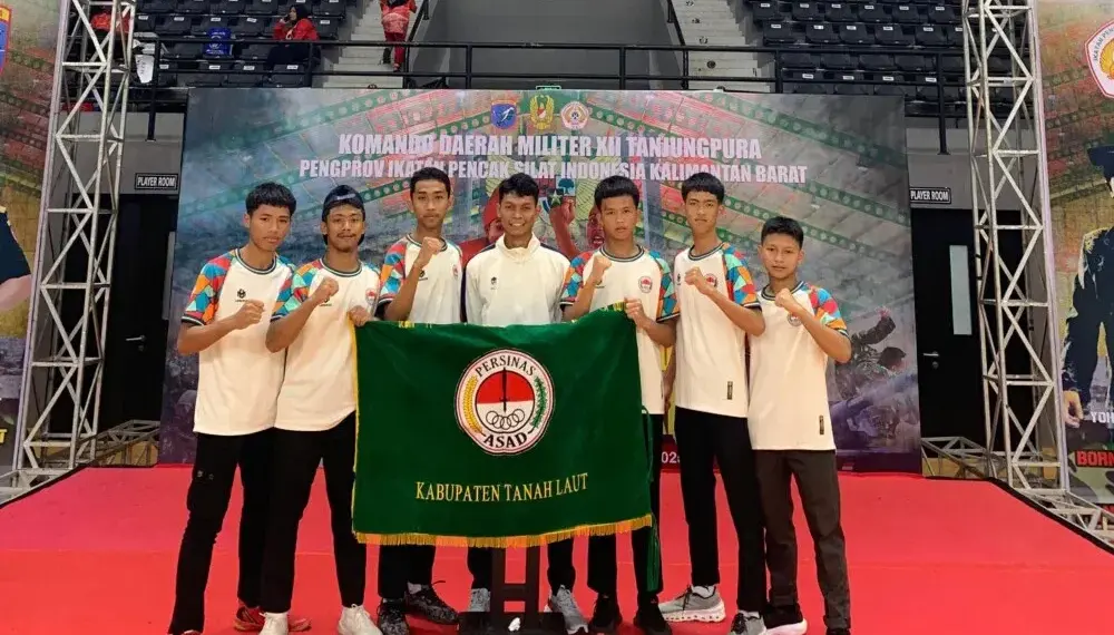 Dua atlet Persinas ASAD Kabupaten Tanah Laut (Tala) Kalimantan Selatan menyabet dua medali emas pada Kompetisi Piala Pangdam Borneo Open 2025 yang digelar Kodam XII/Tanjungpura, Kalimantan Barat. Foto: LINES
