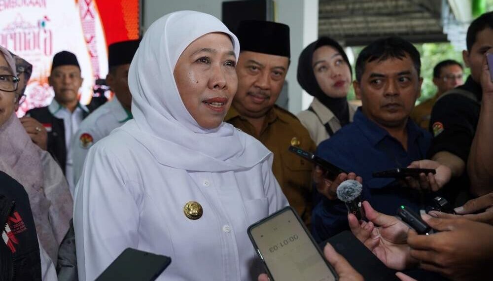Gubernur Jawa Timur, Khofifah Indar Parawansa saat diwawancara pada pembukaan Permata CAI 2025. Foto: LINES.