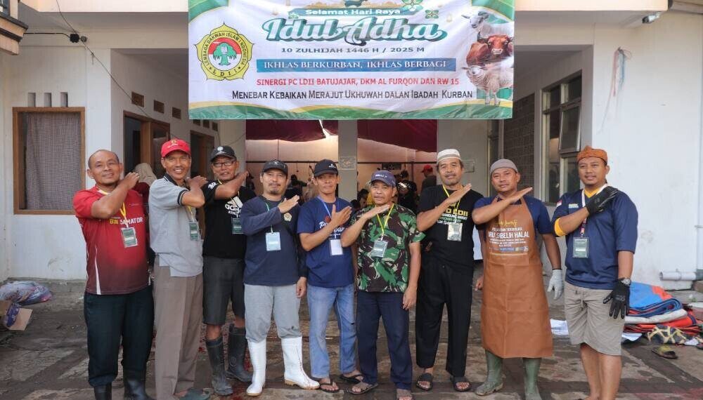 Pimpinan Cabang (PC) LDII Kecamatan Batujajar, Kabupaten Bandung Barat, Jawa Barat, menyembelih sebanyak 12 ekor hewan kurban. Foto: LINES.