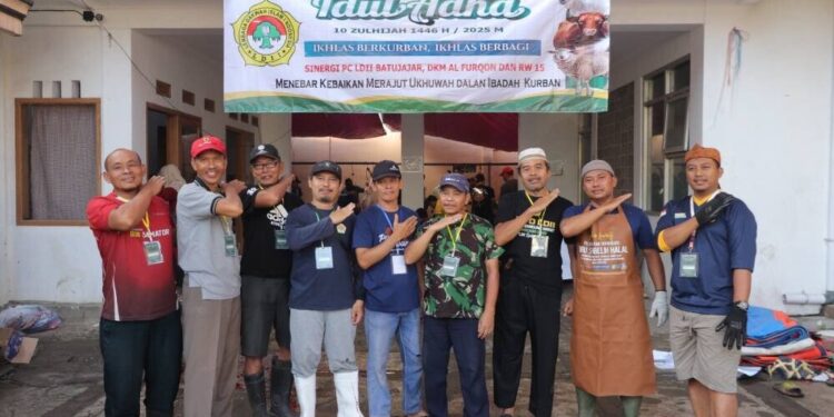 Pimpinan Cabang (PC) LDII Kecamatan Batujajar, Kabupaten Bandung Barat, Jawa Barat, menyembelih sebanyak 12 ekor hewan kurban. Foto: LINES.