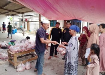 LDII Cikande Berbagi Daging Kurban dengan Sesama Warga