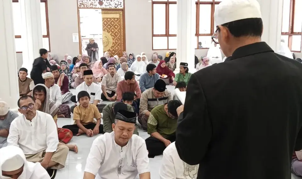 DPD LDII Kabupaten Luwu Timur menghelat salat Idul Adha 1446 H di Masjid Al Fattah Desa Nikkel, Luwu Timur, Sulawesi Selatan pada Jumat (6/6). Foto: LINES