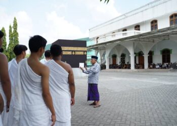 400-an Santri Ikuti Simulasi Manasik Haji di Ponpes Millenium Alfiena