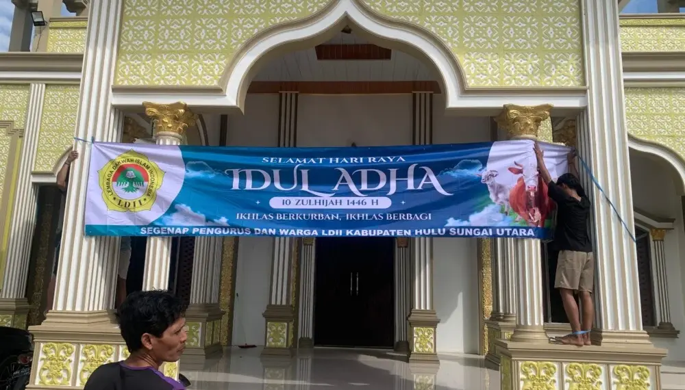 Warga DPD LDII Hulu Sungai Utara kerja bakti persiapan pemotongan kurban. Foto: LINES.
