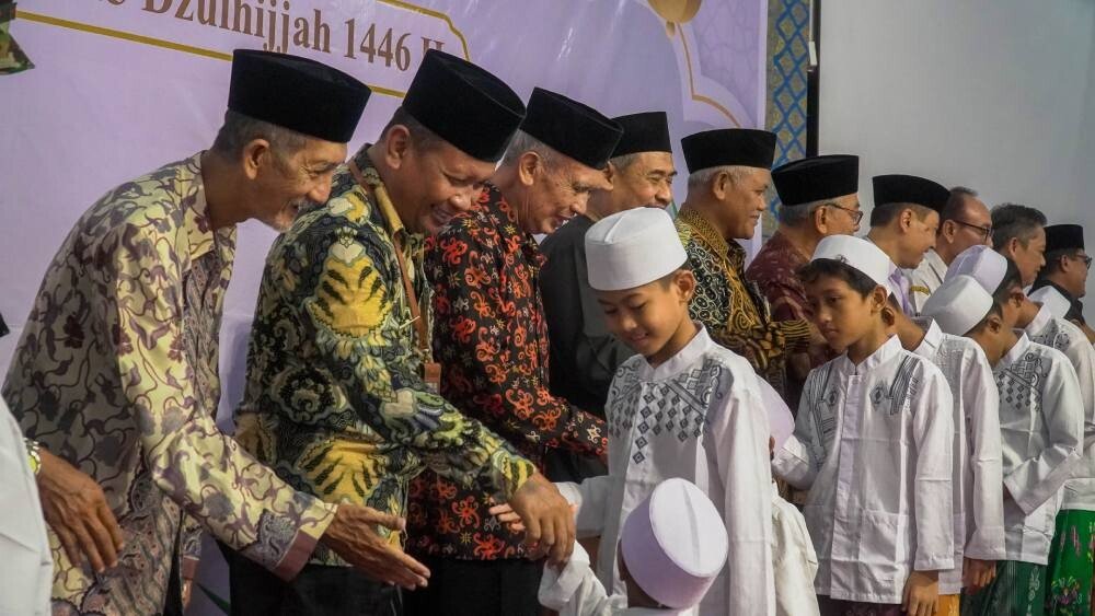 Ponpes Gadingmangu menghelat “Khitanan Massal Tahunan”. Foto: LINES.
