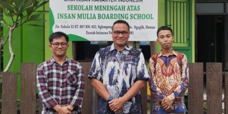 Kementerian Pendidikan Dasar dan Menengah Republik Indonesia melakukan monitoring dan evaluasi. Foto: LINES.