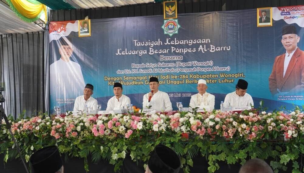 Keluarga besar alumni Ponpes Al Barru Bulusulur, Kabupaten Wonogiri menggelar Tausiyah Kebangsaan. Foto: LINES.