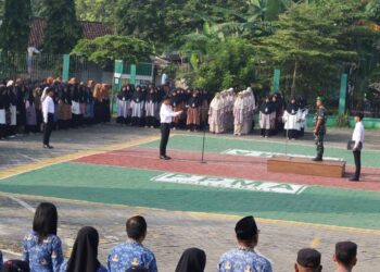 Bati Tuud Koramil Lengkong Pimpin Upacara Hari Lahir Pancasila di Ponpes Millenium Alfiena