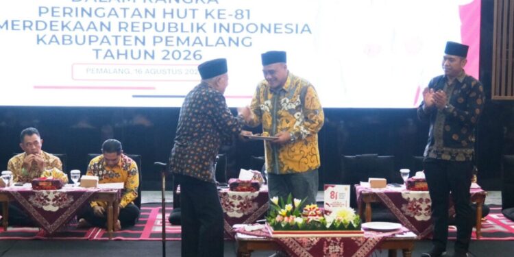 Pengurus DPD LDII Kabupaten Pemalang menghadiri Malam Wungon dalam rangka memperingati HUT ke-81 Republik Indonesia. Foto: LINES