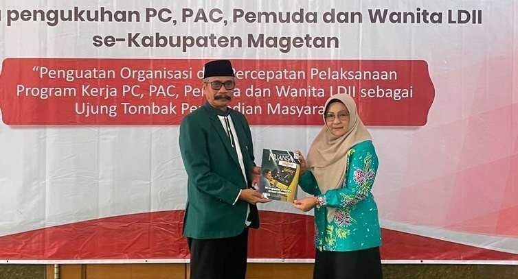 Bupati Nanik Endang Rusminiarti mengapresiasi langkah DPD LDII Kabupaten Magetan yang konsisten membina masyarakat dan aktif menjaga kelestarian lingkungan. Foto: LINES