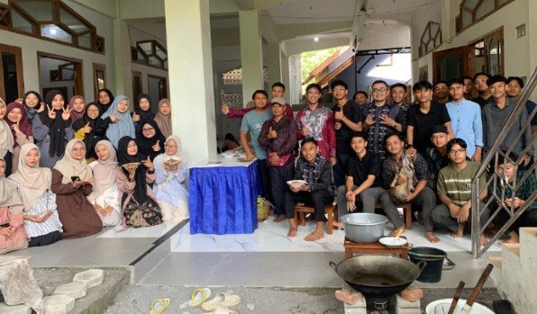 Sebanyak 75 dai dan daiyah muda dari berbagai wilayah di Gunungkidul berkumpul mengikuti Forum Pengajian Dai dan Daiyah Muda. Acara berlangasung di kompleks Masjid Al-Husna Kemorosari, Piyaman, Wonosari, ramai sejak pagi, Sabtu, 14 Juni 2025. Foto: LINES