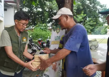 Gunakan Wadah Besek untuk Daging Kurban, LDII Depok Konsisten Peduli Lingkungan
