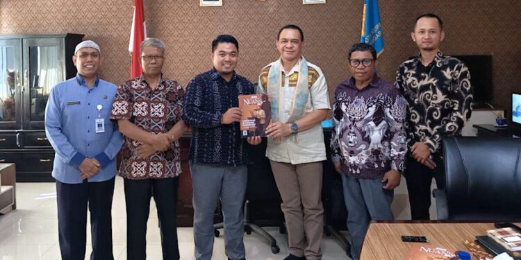 pengurus DPW LDII Provinsi Nusa Tenggara Timur (NTT) dan DPD LDII Kota Kupang audiensi dengan Penjabat Sekretaris Daerah (Pj. Sekda) Kota Kupang. Foto: LINES.