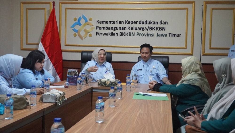 Biro Pemberdayaan Perempuan dan Kesejahteraan Keluarga (PPKK) DPW LDII Jawa Timur audiensi dengan Kantor Perwakilan Kementerian Kependudukan dan Pembangunan Keluarga (Kemendukbangga)/BKKBN Provinsi Jawa Timur. Foto: LINES.
