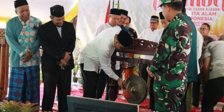 Bupati Kutai Kartanegara (Kukar) Aulia Rahman Basri membuka Perkemahan Akhir Tahun Ajaran Cinta Alam Indonesia. Foto: LINES.
