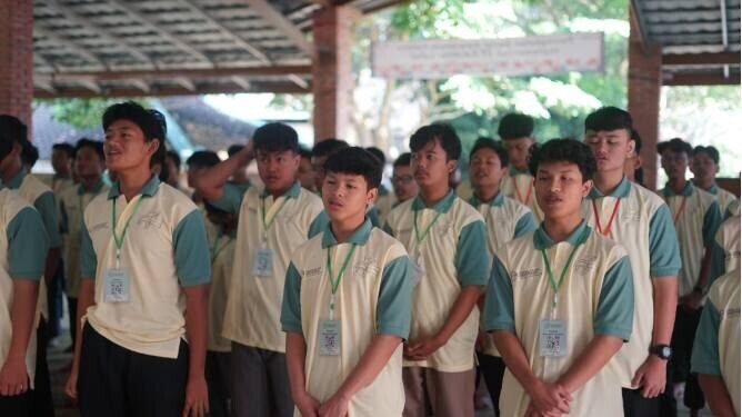 LDII Kecamatan Jebres, Kota Surakarta, mengikuti kegiatan kamping Cinta Alam Indonesia. Foto: LINES.