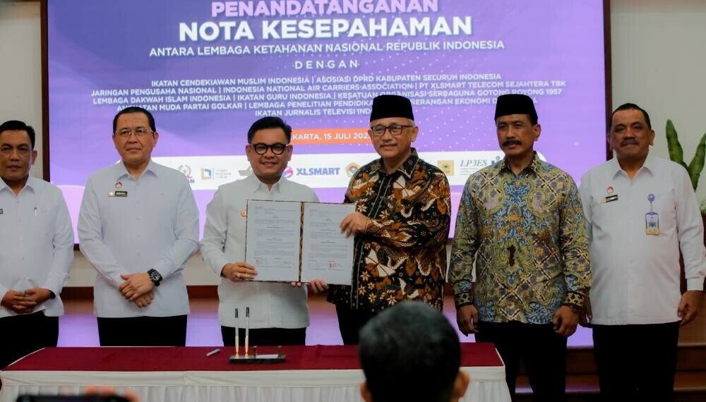 LDII dan Lemhannas menandatangani nota kesepahaman mengenai penguatan nilai-nilai kebangsaan. Foto: LINES.