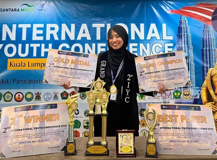 Laila Margaretha Nur Habibah bersama tim meraih penghargaan pada ajang “2nd International Youth Conference (IYC)”. Foto: LINES.